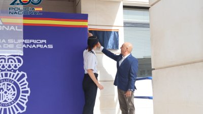 Homenaje al agente fallecido en la playa del Orzán