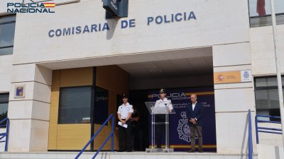 Homenaje al agente fallecido en la playa del Orzán