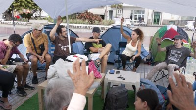 Acampados por la vivienda en Arrecife. Foto: Juan Mateos