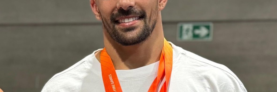 J.L.Q., oficial de la Policía Local de Arrecife, con sus 10 medallas (7 oros y 3 platas), logradas en este Europeo J.L.Q., oficial de la Policía Local de Arrecife, con sus 10 medallas (7 oros y 3 platas), logradas en este Europeo