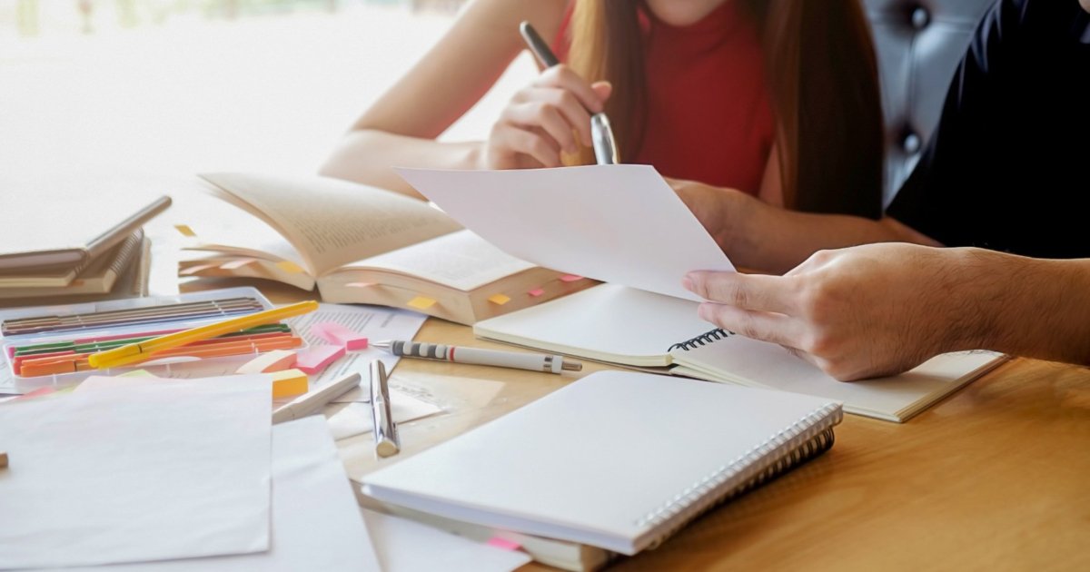 Primera resolución de becas universitarias