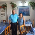 Domingo Medina y Queta Martín en su restaurante.