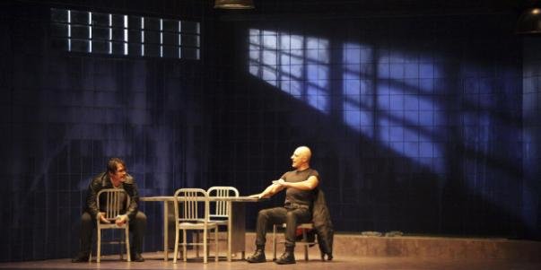 lluvia constante escenario teatro