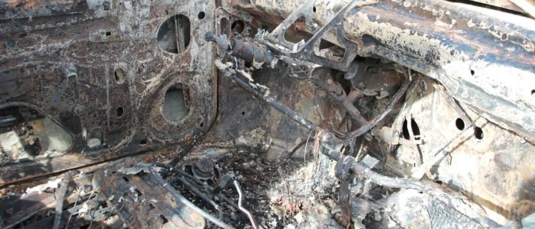 coche calcinado interior
