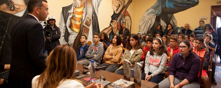 estudiantes museo pirateria oswaldo