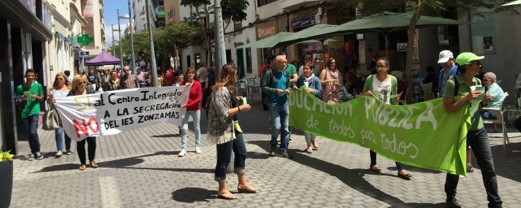 protesta padres zonzamas calle real