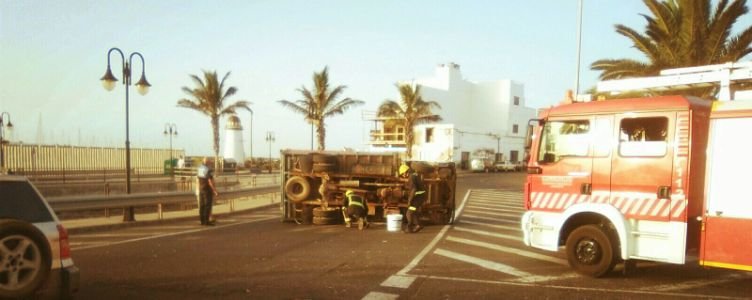 bomberos accidente camion puerto naos