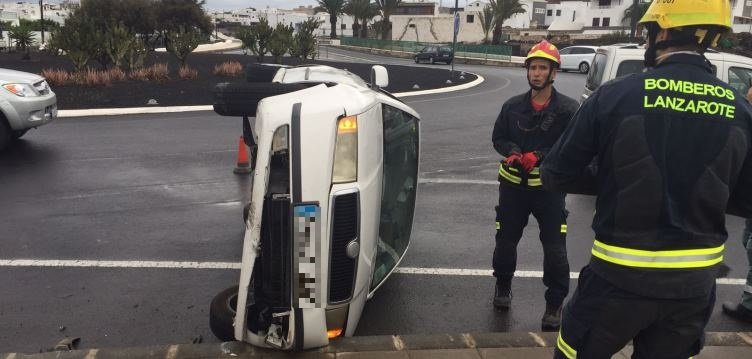 bomberos vuelco tahiche 2 pixel