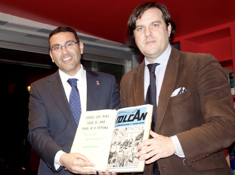 Oswaldo Betancort y director del Instituto Cervantes de Bruselas, Felipe Santos