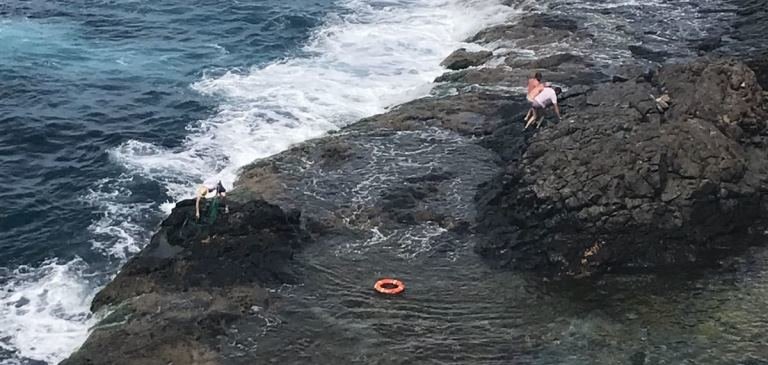 Rescate en Las Maretas de Playa Blanca