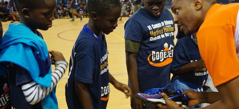 zapatillas solidarias 2