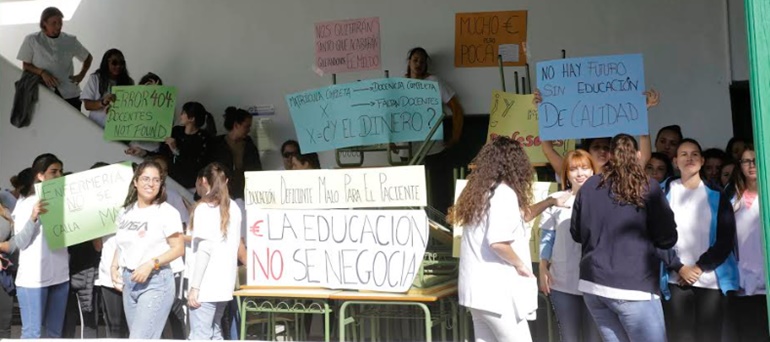 protesta alumnos enfermeria