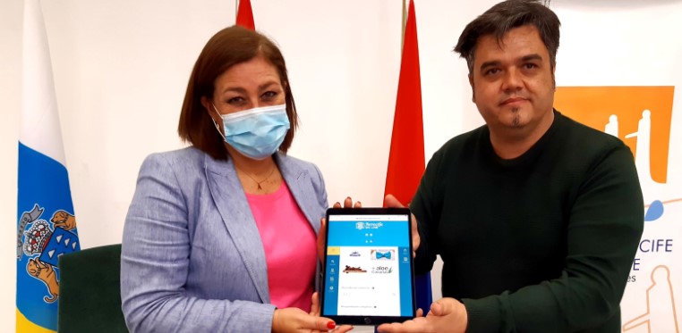 Presentación de la Plantaforma On LIne. La alcaldesa de Arrecife y el concejal de Comercio hoy en la presentación